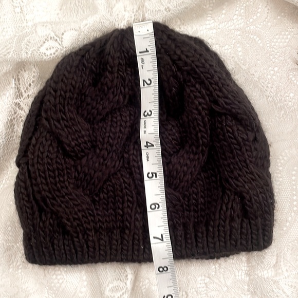 Black braided knit beanie - Picture 5 of 5